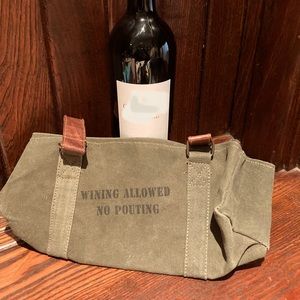 NWOT wine carrier